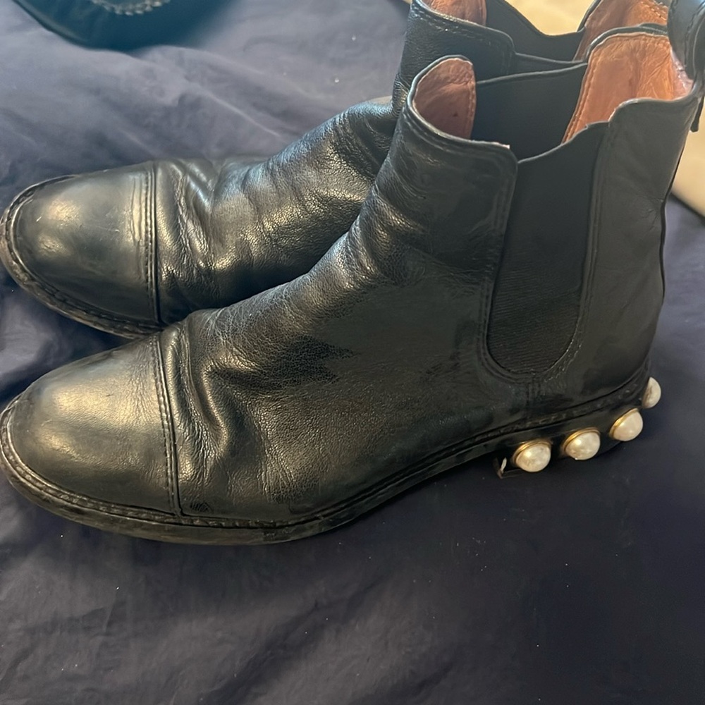 Women leather boots